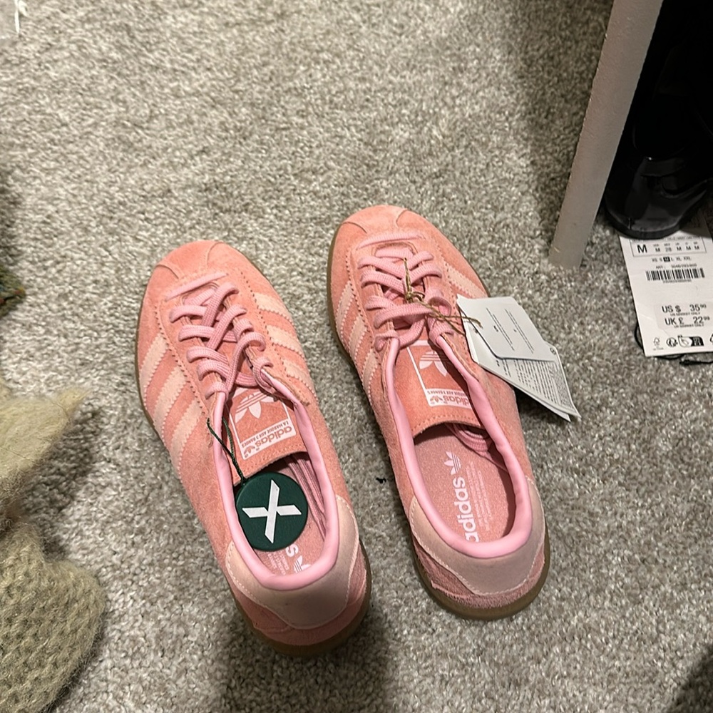 UNWORN NEW adidas Bermuda's in GLOW pink